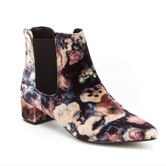 Topshop Shoes - Velvet booties